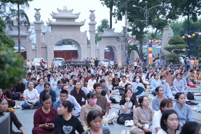 LỄ SÁM HỐI - CHÙA HOẰNG PHÁP.