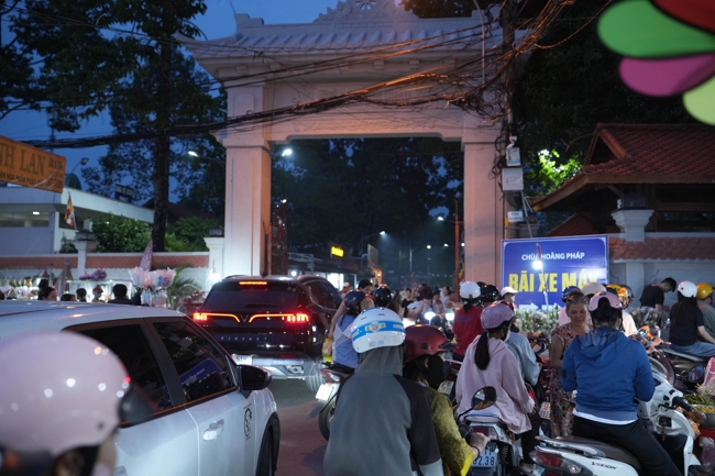 LỄ SÁM HỐI - CHÙA HOẰNG PHÁP.