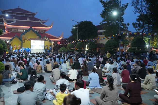 LỄ SÁM HỐI - CHÙA HOẰNG PHÁP.