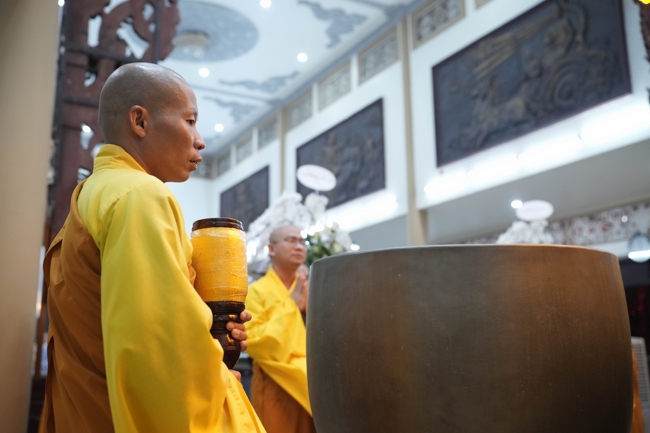 LỄ SÁM HỐI - CHÙA HOẰNG PHÁP.