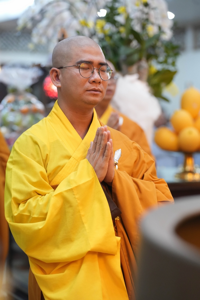 LỄ SÁM HỐI - CHÙA HOẰNG PHÁP.