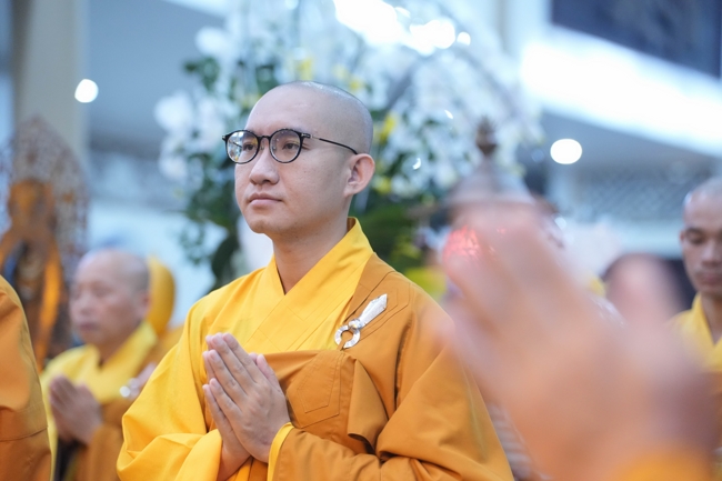 LỄ SÁM HỐI - CHÙA HOẰNG PHÁP.