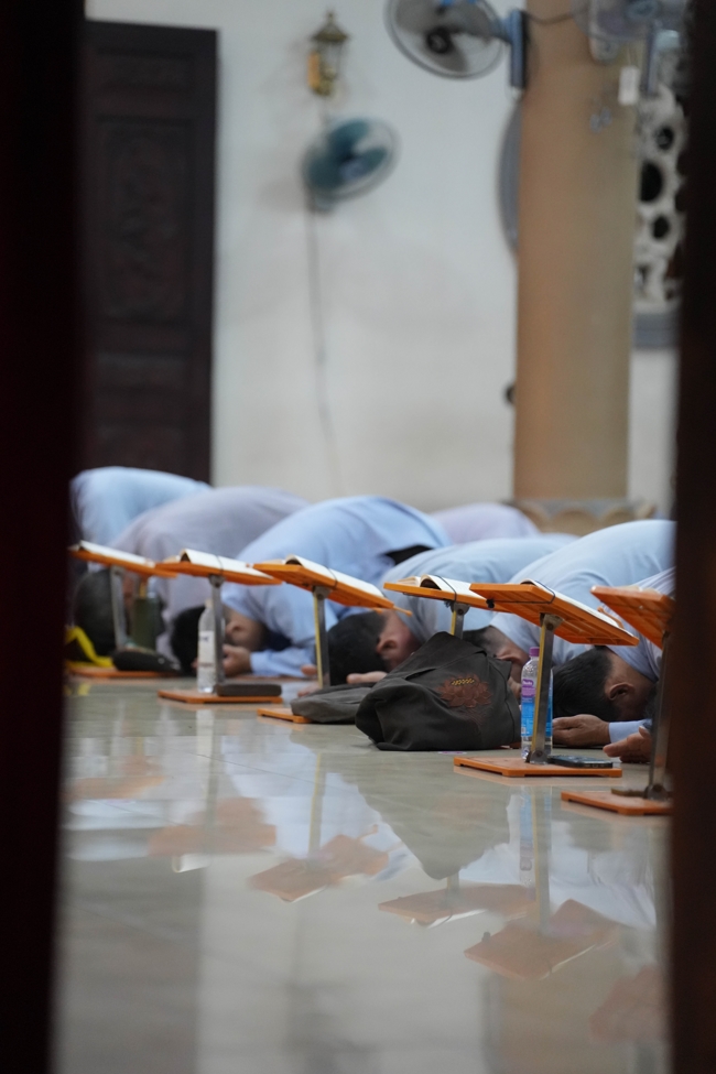 LỄ SÁM HỐI - CHÙA HOẰNG PHÁP.