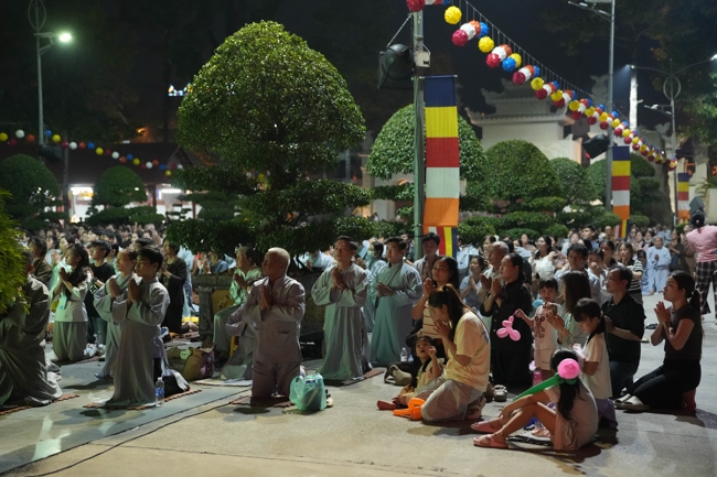 LỄ SÁM HỐI - CHÙA HOẰNG PHÁP.