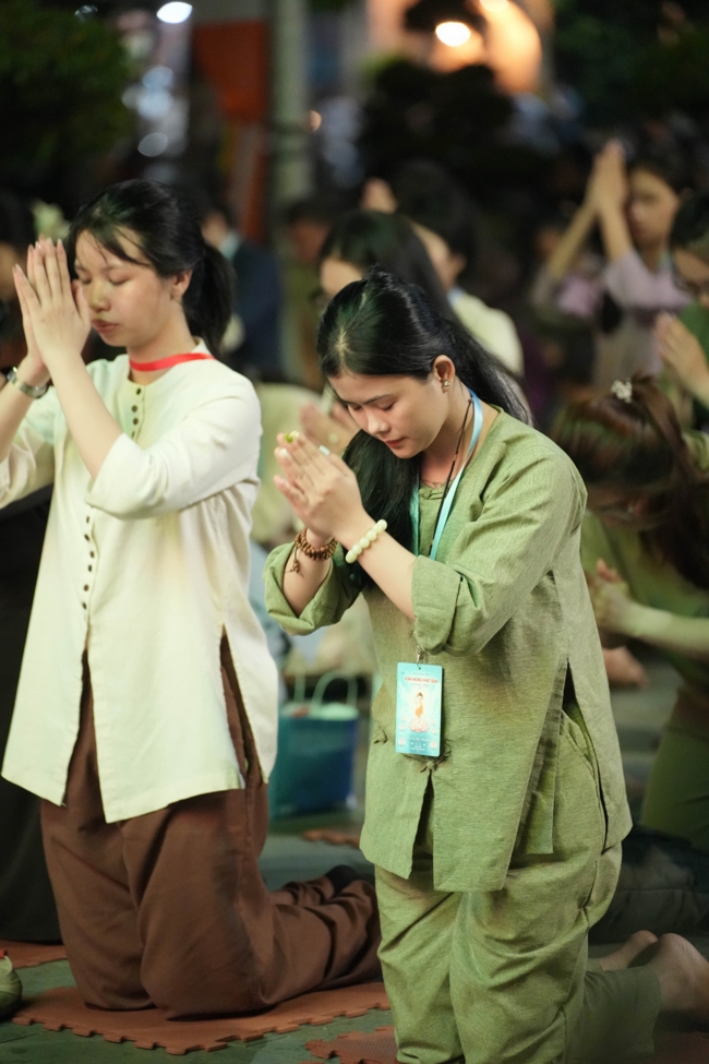 LỄ SÁM HỐI - CHÙA HOẰNG PHÁP.