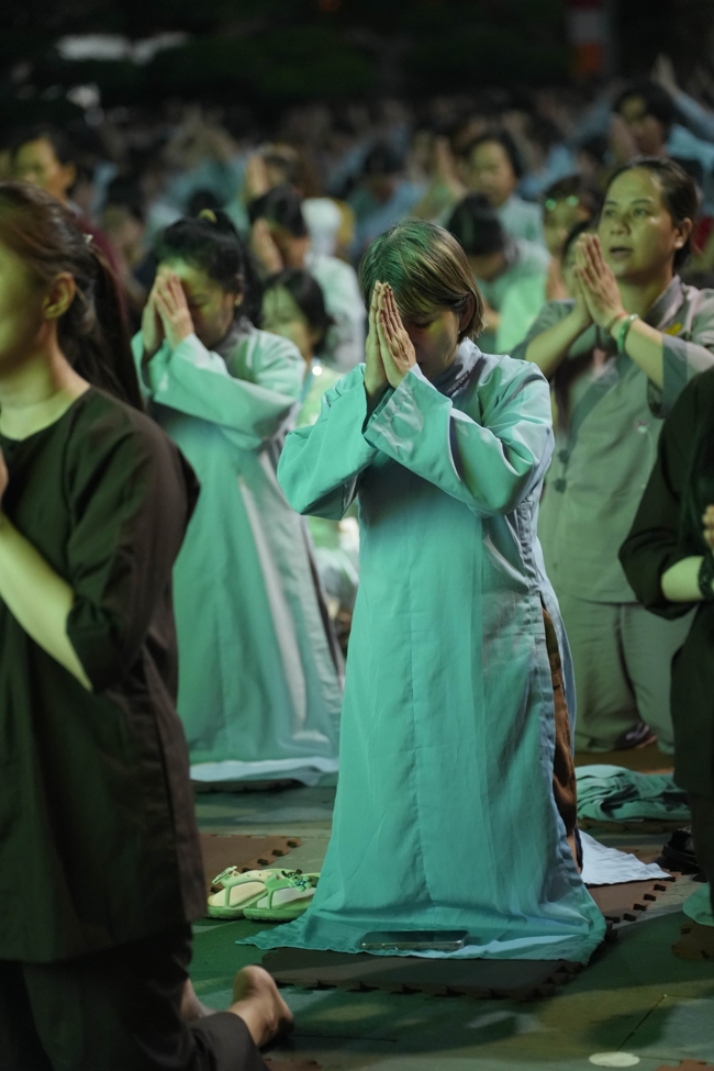 LỄ SÁM HỐI - CHÙA HOẰNG PHÁP.