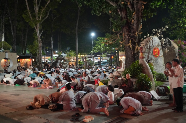 LỄ SÁM HỐI - CHÙA HOẰNG PHÁP.