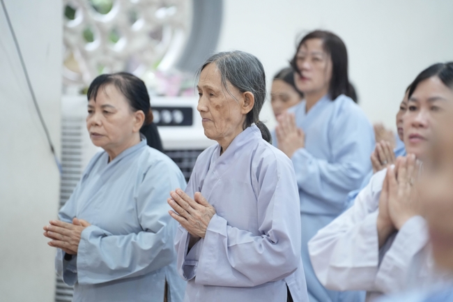 LỄ SÁM HỐI - CHÙA HOẰNG PHÁP.