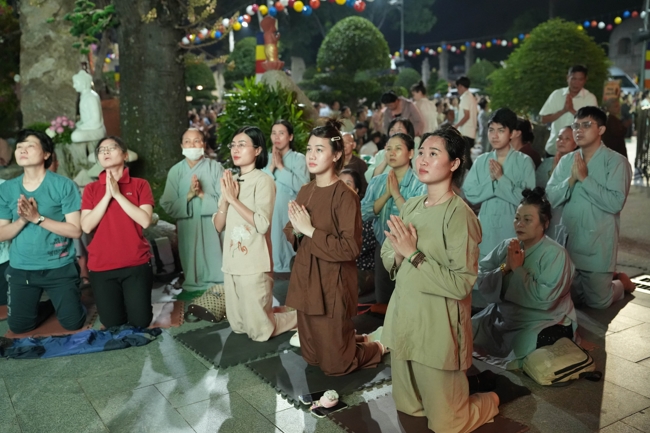 LỄ SÁM HỐI - CHÙA HOẰNG PHÁP.