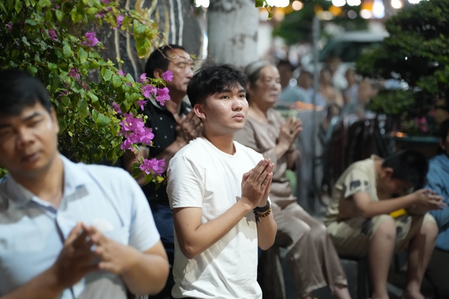LỄ SÁM HỐI - CHÙA HOẰNG PHÁP.