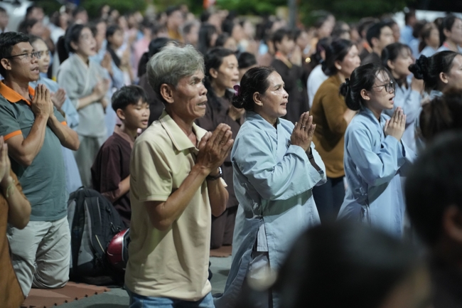 LỄ SÁM HỐI - CHÙA HOẰNG PHÁP.