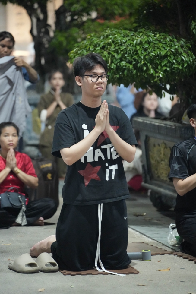 LỄ SÁM HỐI - CHÙA HOẰNG PHÁP.