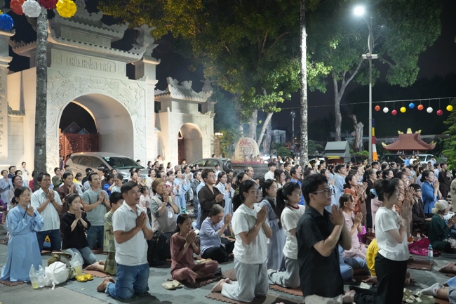 LỄ SÁM HỐI - CHÙA HOẰNG PHÁP.