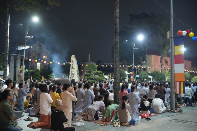 LỄ SÁM HỐI - CHÙA HOẰNG PHÁP.