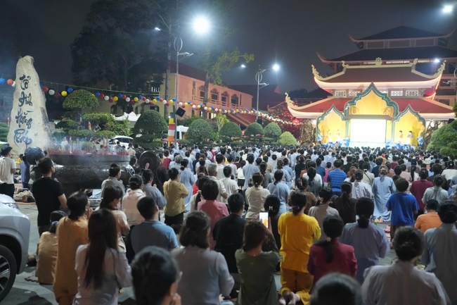 LỄ SÁM HỐI - CHÙA HOẰNG PHÁP.