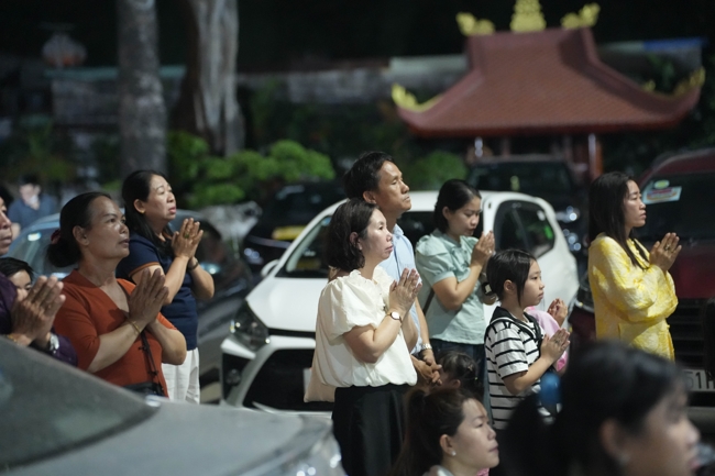 LỄ SÁM HỐI - CHÙA HOẰNG PHÁP.