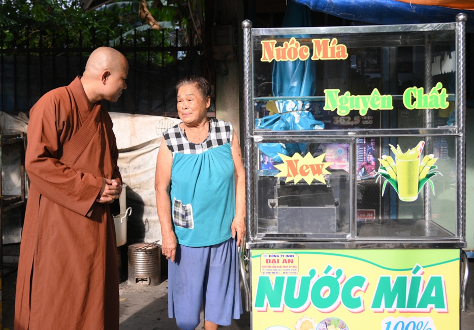 Chương trình từ thiện “Phương tiện nghĩa tình”.