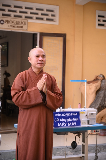 Chương trình từ thiện “Phương tiện nghĩa tình”.