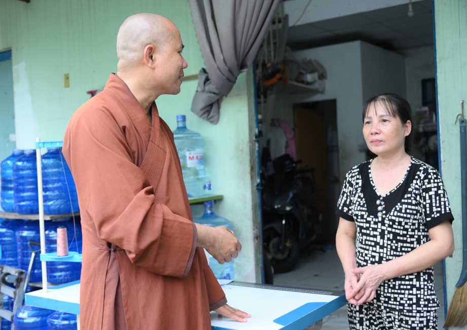 Chương trình từ thiện “Phương tiện nghĩa tình”.