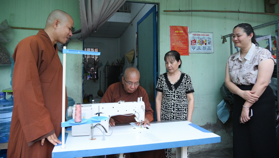 Chương trình từ thiện “Phương tiện nghĩa tình”.