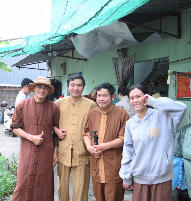 Chương trình từ thiện “Phương tiện nghĩa tình”.