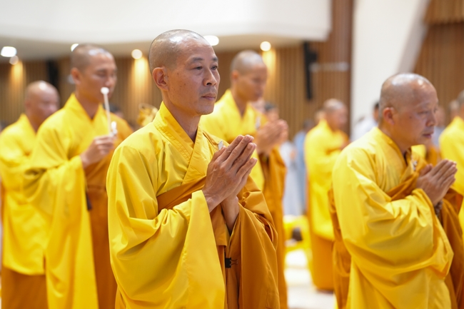 Khai kinh Lương Hoàng Sám mùa An cư kiết hạ PL.2670 | Chùa Hoằng Pháp.
