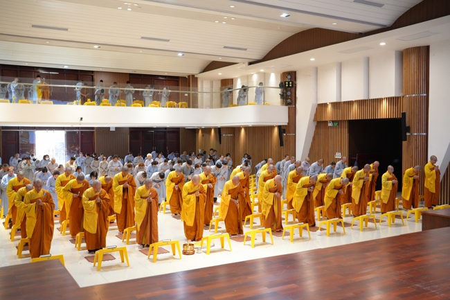 Khai kinh Lương Hoàng Sám mùa An cư kiết hạ PL.2670 | Chùa Hoằng Pháp.