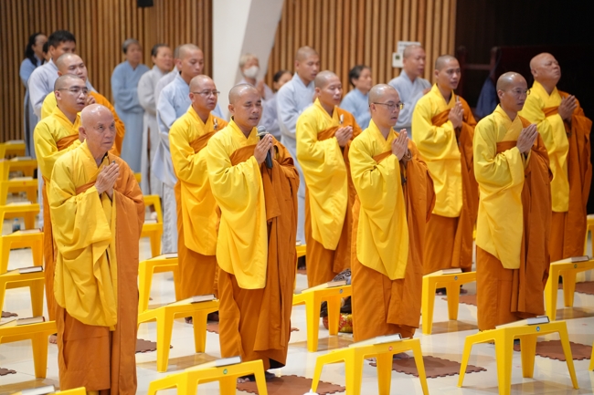 Khai kinh Lương Hoàng Sám mùa An cư kiết hạ PL.2670 | Chùa Hoằng Pháp.