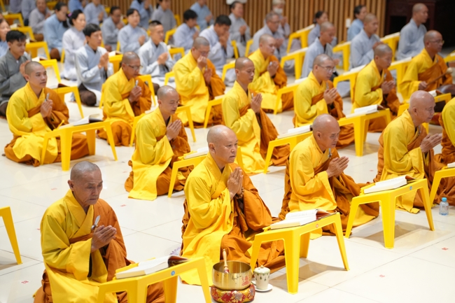 Khai kinh Lương Hoàng Sám mùa An cư kiết hạ PL.2670 | Chùa Hoằng Pháp.