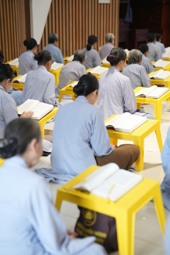 Khai kinh Lương Hoàng Sám mùa An cư kiết hạ PL.2670 | Chùa Hoằng Pháp.