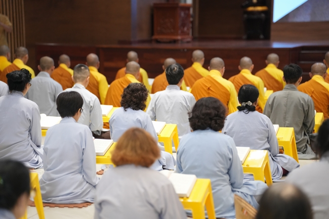 Khai kinh Lương Hoàng Sám mùa An cư kiết hạ PL.2670 | Chùa Hoằng Pháp.