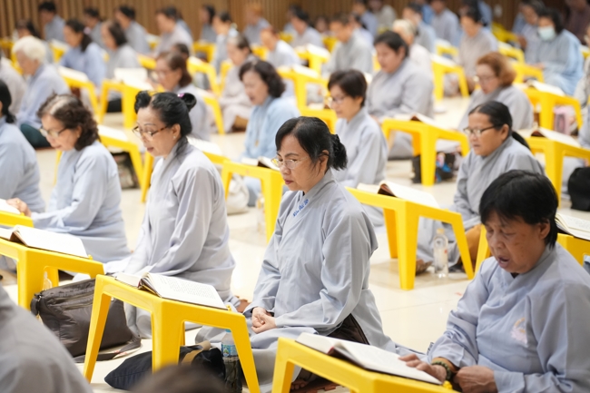 Khai kinh Lương Hoàng Sám mùa An cư kiết hạ PL.2670 | Chùa Hoằng Pháp.