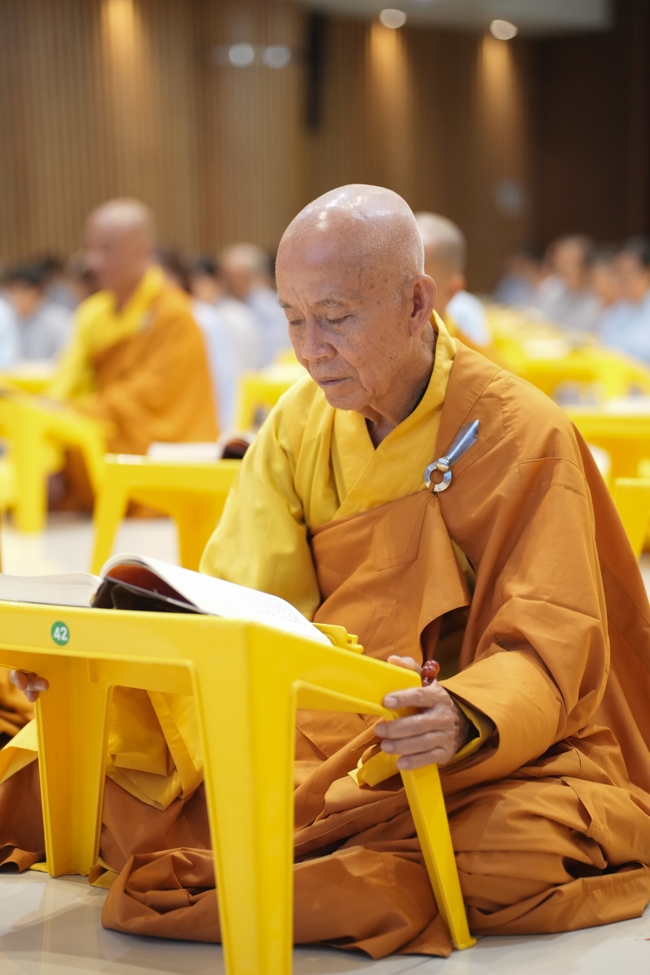Khai kinh Lương Hoàng Sám mùa An cư kiết hạ PL.2670 | Chùa Hoằng Pháp.