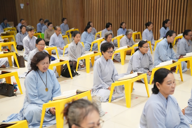 Khai kinh Lương Hoàng Sám mùa An cư kiết hạ PL.2670 | Chùa Hoằng Pháp.
