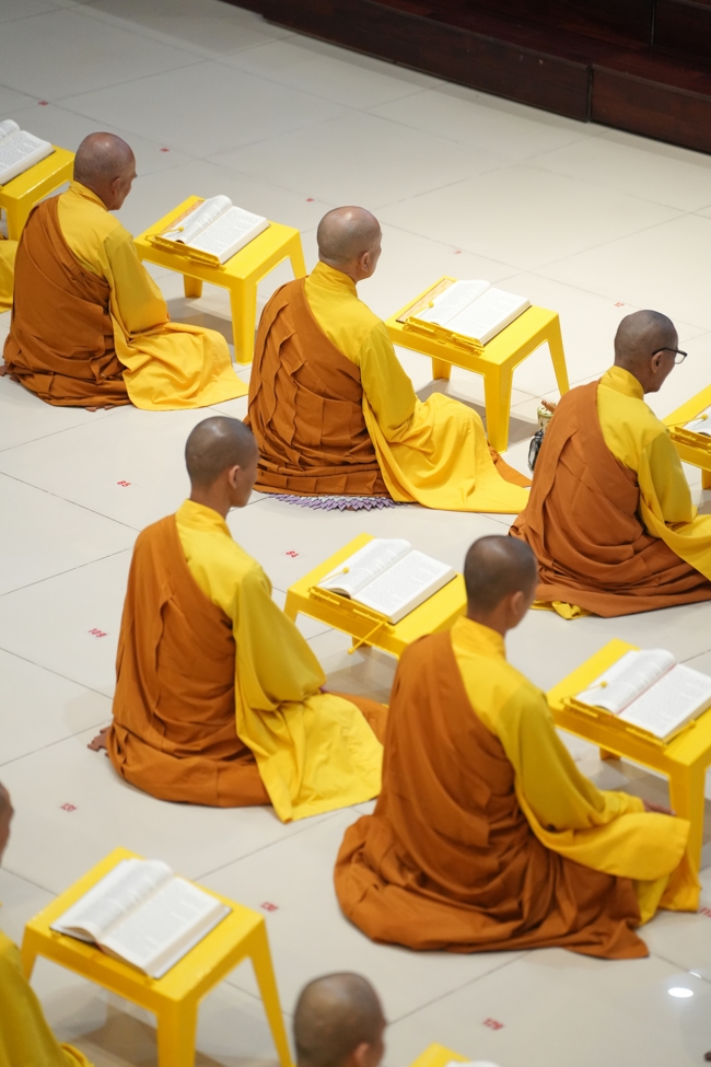 Khai kinh Lương Hoàng Sám mùa An cư kiết hạ PL.2670 | Chùa Hoằng Pháp.