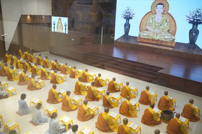 Khai kinh Lương Hoàng Sám mùa An cư kiết hạ PL.2670 | Chùa Hoằng Pháp.