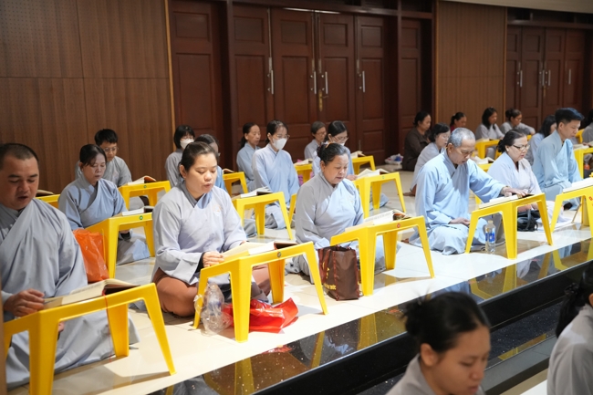 Khai kinh Lương Hoàng Sám mùa An cư kiết hạ PL.2670 | Chùa Hoằng Pháp.