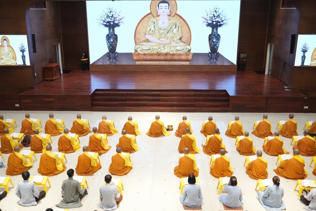 Khai kinh Lương Hoàng Sám mùa An cư kiết hạ PL.2670 | Chùa Hoằng Pháp.