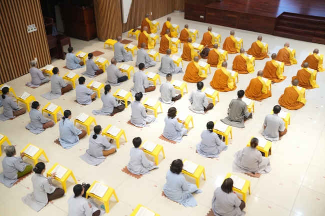 Khai kinh Lương Hoàng Sám mùa An cư kiết hạ PL.2670 | Chùa Hoằng Pháp.