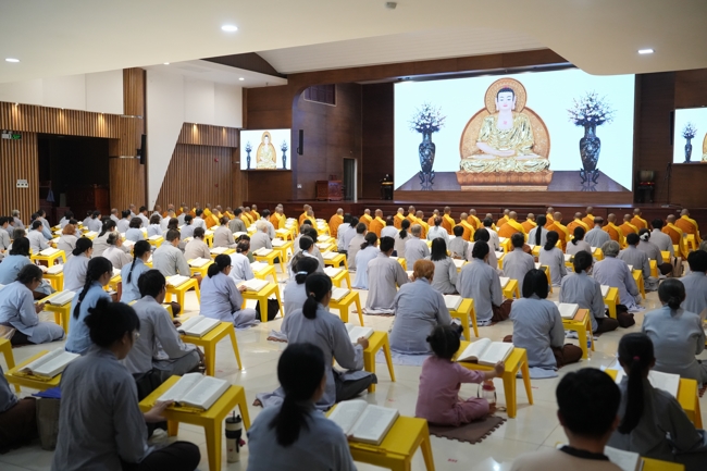 Khai kinh Lương Hoàng Sám mùa An cư kiết hạ PL.2670 | Chùa Hoằng Pháp.