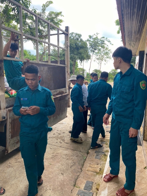 Chùa Suối Pháp (Tây Ninh) kết hợp cùng MTTQVN xã Tân Hòa thực hiện chương trình “Trao quà giúp đỡ người nghèo” tại địa phương.