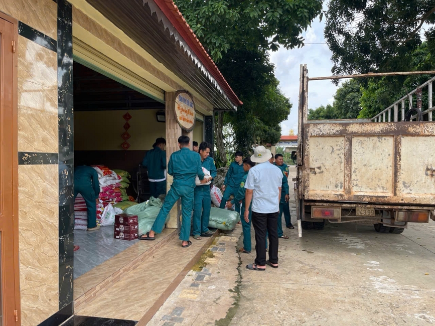 Chùa Suối Pháp (Tây Ninh) kết hợp cùng MTTQVN xã Tân Hòa thực hiện chương trình “Trao quà giúp đỡ người nghèo” tại địa phương.