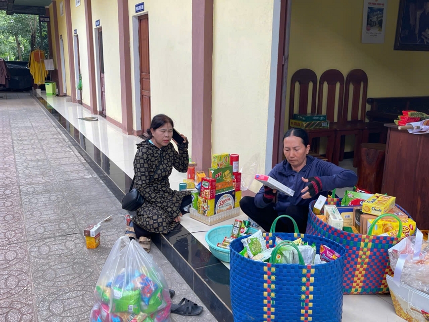 Chùa Suối Pháp (Tây Ninh) kết hợp cùng MTTQVN xã Tân Hòa thực hiện chương trình “Trao quà giúp đỡ người nghèo” tại địa phương.