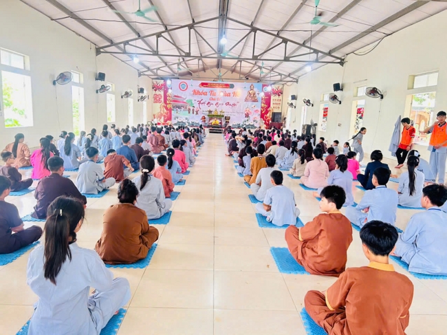 Ngày tu học thứ hai trong Khóa tu mùa hè tại Chùa Đống Cao (Thanh Hóa).