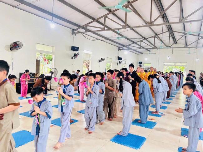 Ngày tu học thứ hai trong Khóa tu mùa hè tại Chùa Đống Cao (Thanh Hóa).