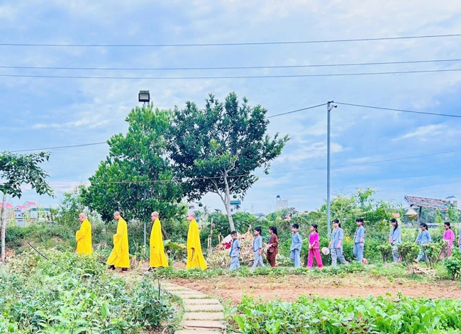 Ngày tu học thứ hai trong Khóa tu mùa hè tại Chùa Đống Cao (Thanh Hóa).