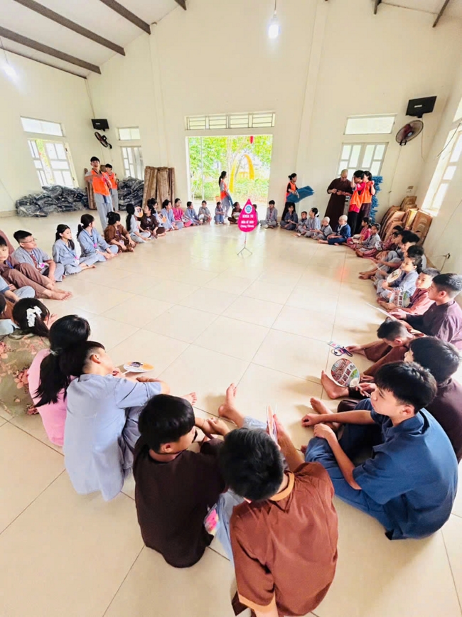 Ngày tu học thứ hai trong Khóa tu mùa hè tại Chùa Đống Cao (Thanh Hóa).