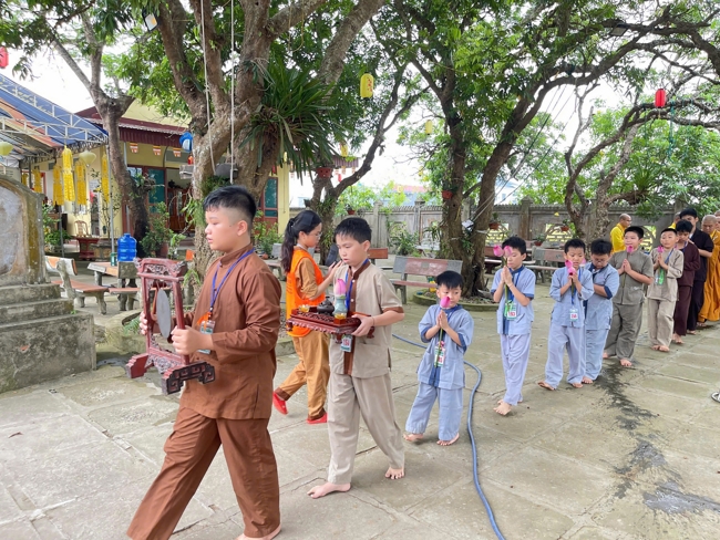 Ngày tu học thứ hai trong Khóa tu mùa hè tại Chùa Đống Cao (Thanh Hóa).