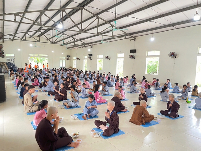 Ngày tu học thứ hai trong Khóa tu mùa hè tại Chùa Đống Cao (Thanh Hóa).