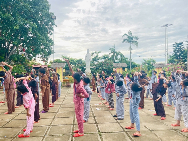 Ngày tu học thứ tư trong Khóa tu mùa hè tại Chùa Đống Cao (Thanh Hóa).